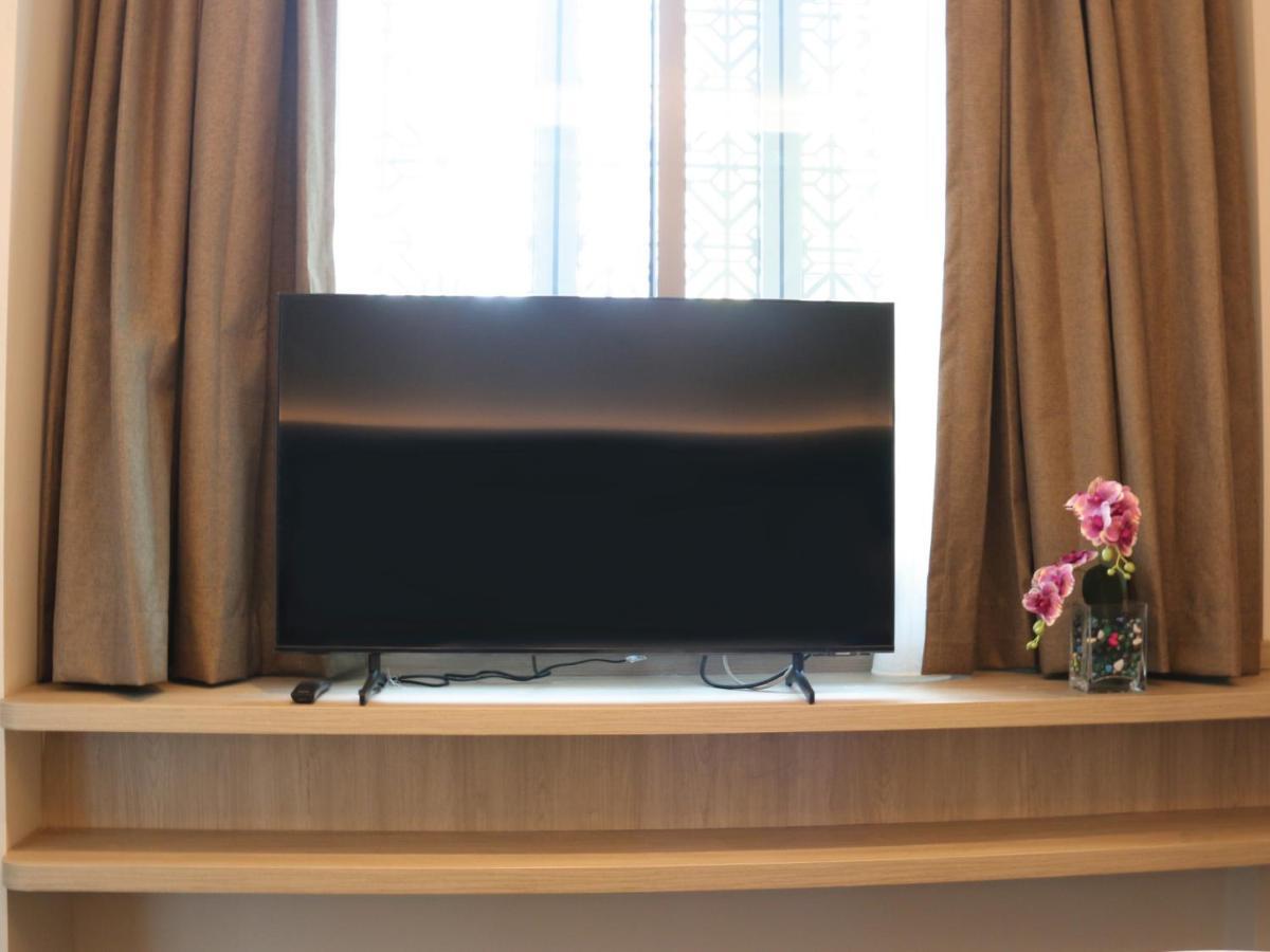 Aqueen Prestige Hotel Jalan Besar シンガポール エクステリア 写真