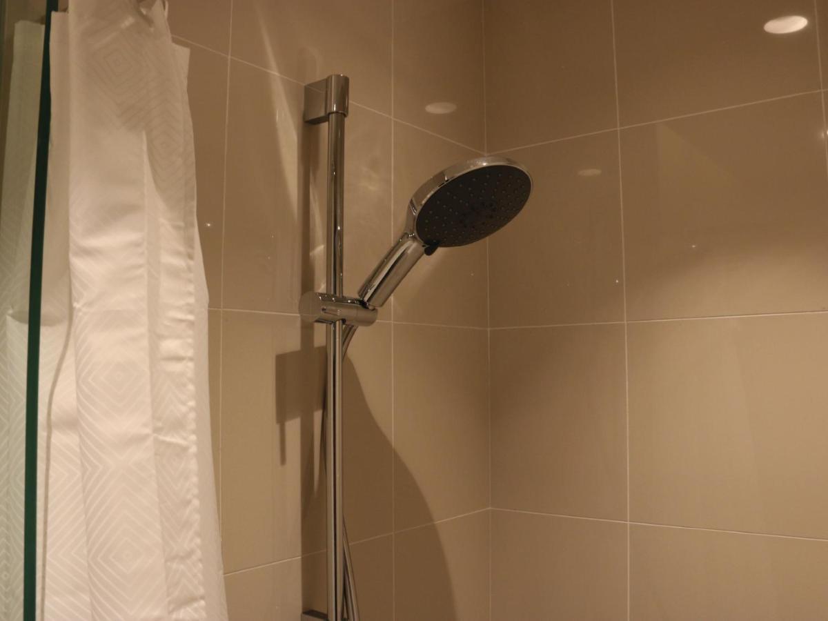 Aqueen Prestige Hotel Jalan Besar シンガポール エクステリア 写真