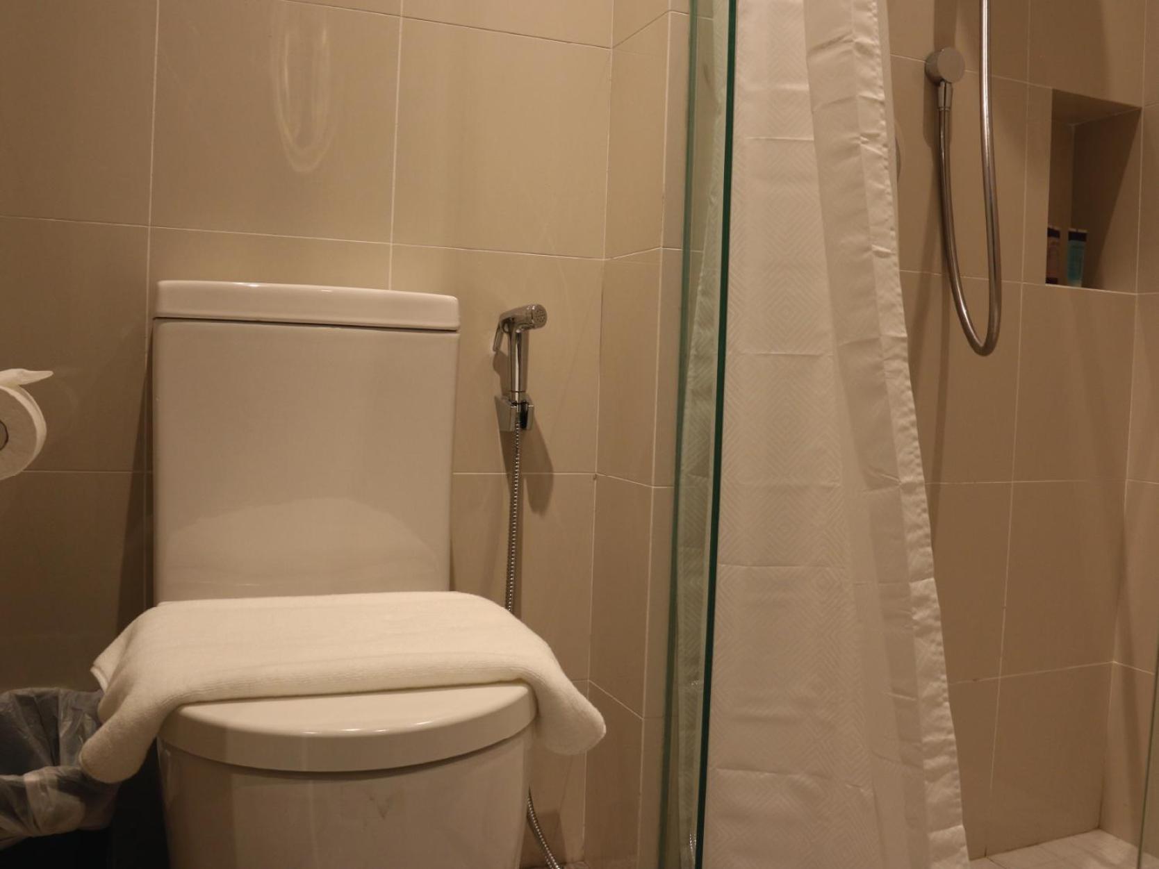 Aqueen Prestige Hotel Jalan Besar シンガポール エクステリア 写真