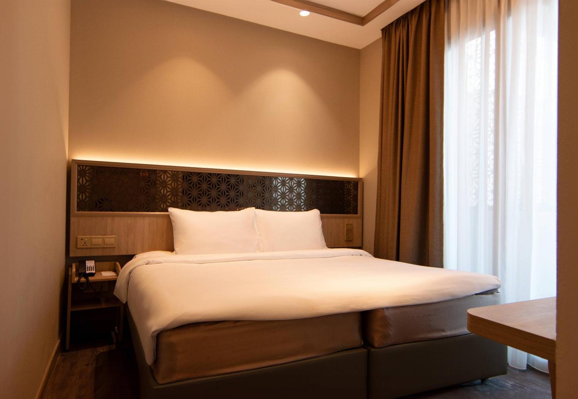 Aqueen Prestige Hotel Jalan Besar シンガポール エクステリア 写真