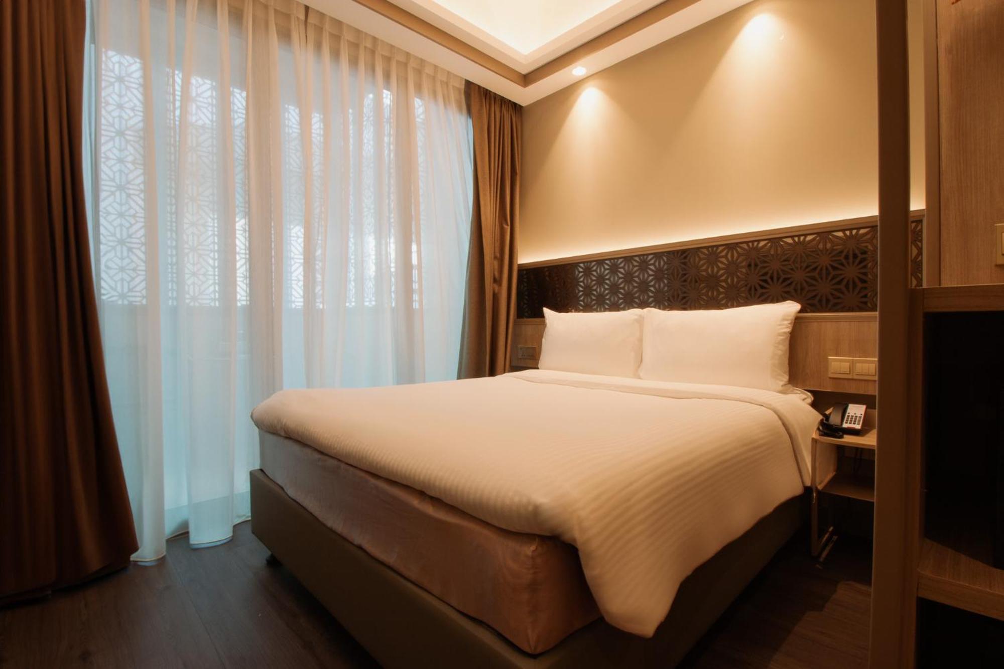 Aqueen Prestige Hotel Jalan Besar シンガポール エクステリア 写真